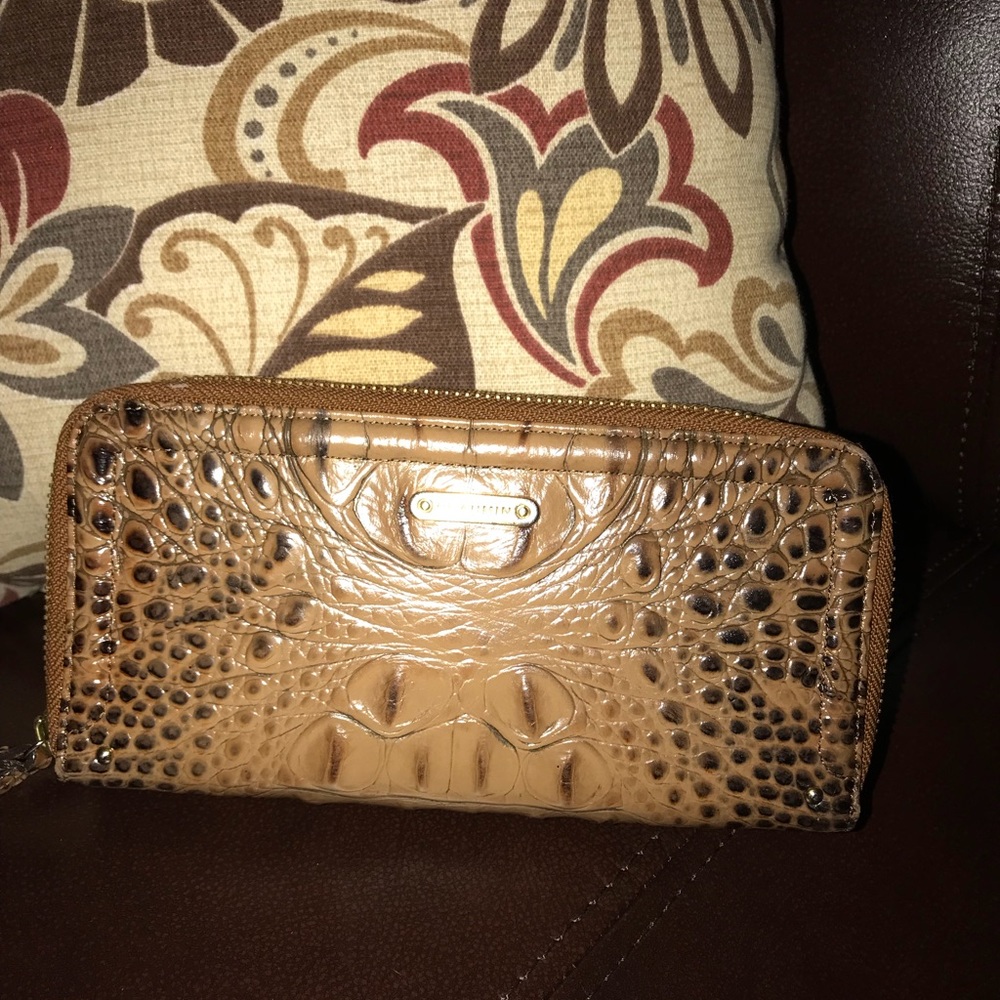 Brahmin wallet